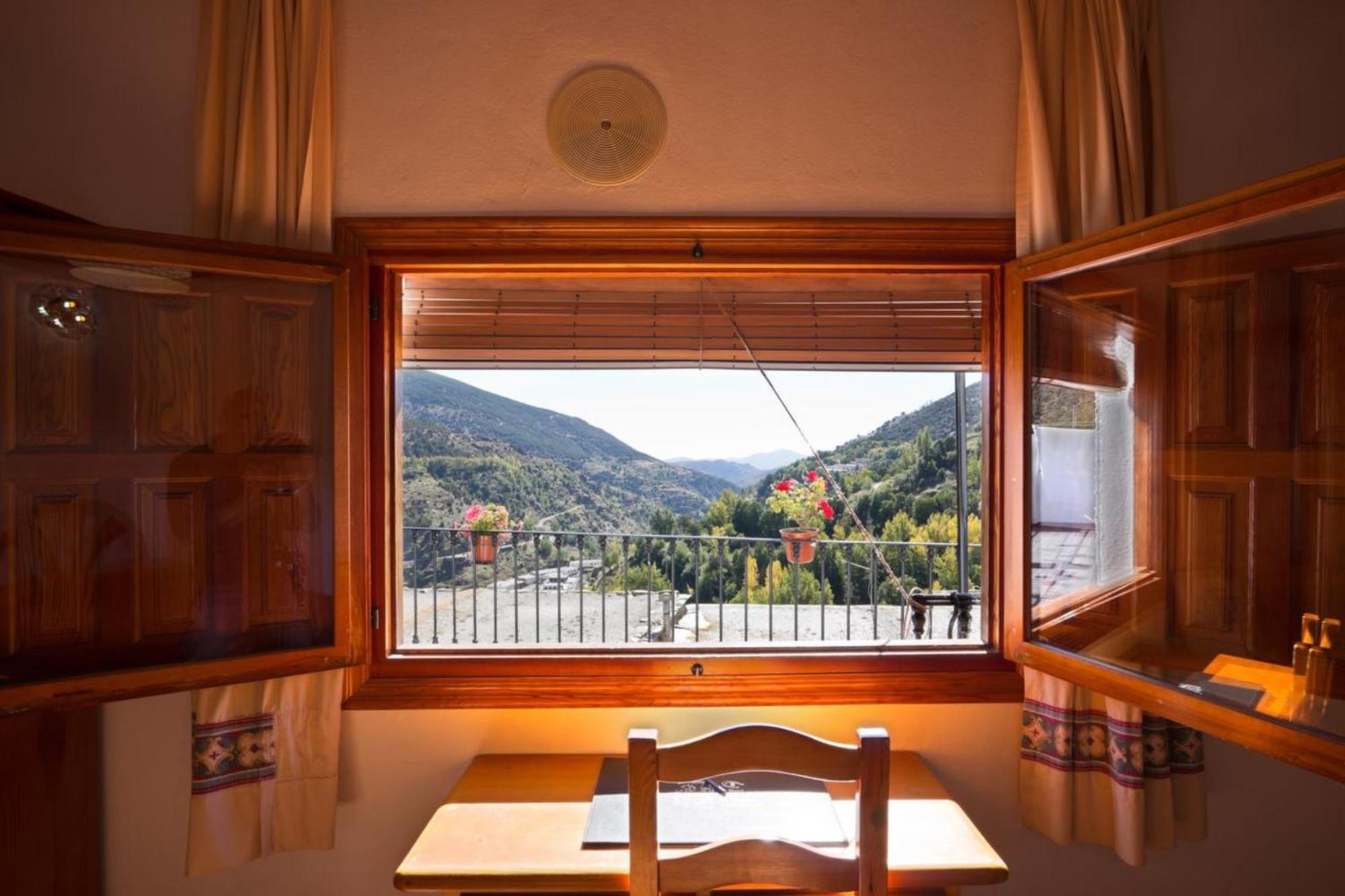 Hotel La Fragua I Тревелес Екстер'єр фото