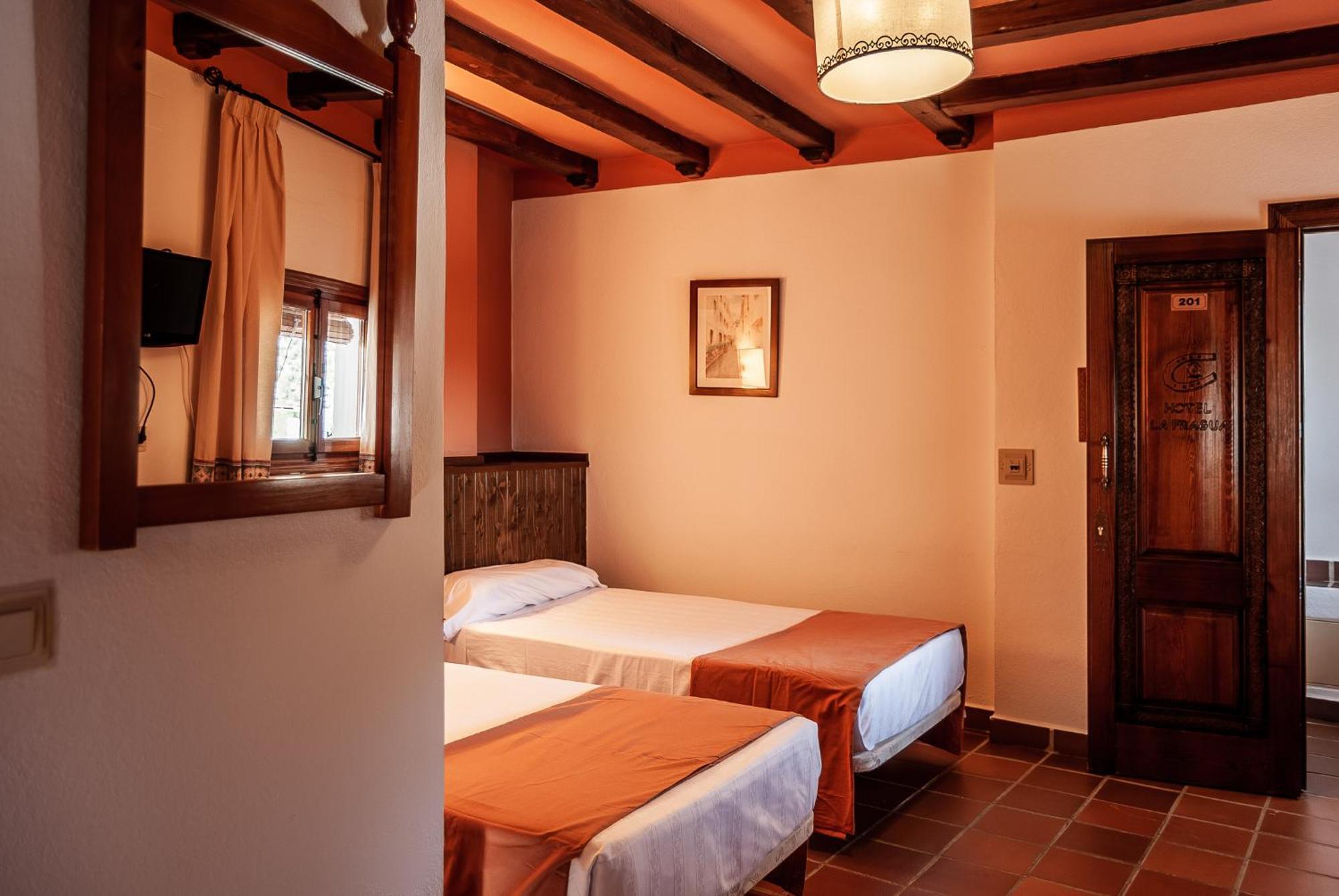 Hotel La Fragua I Тревелес Екстер'єр фото