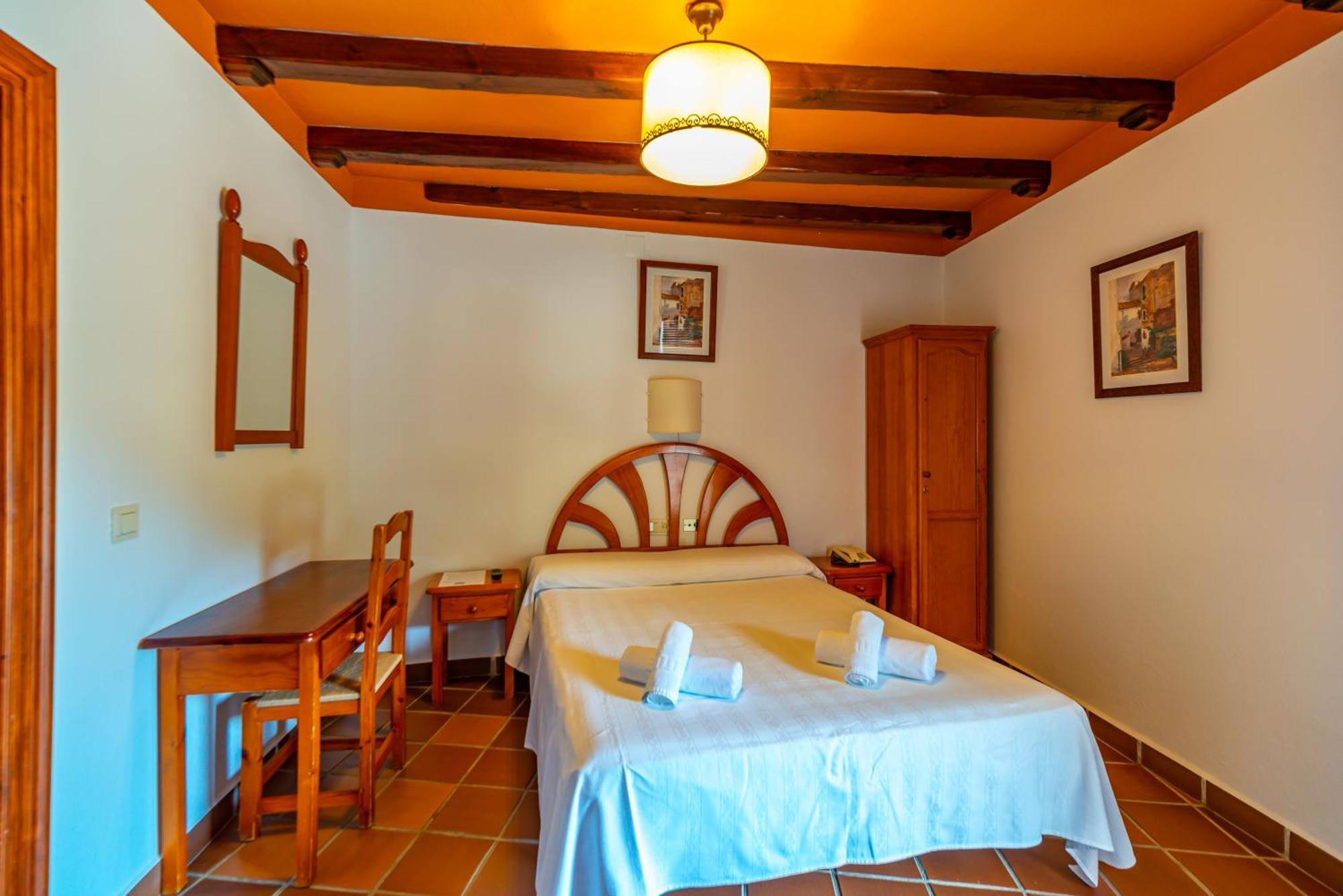 Hotel La Fragua I Тревелес Екстер'єр фото