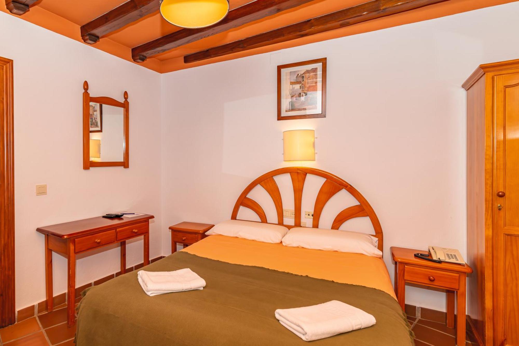 Hotel La Fragua I Тревелес Екстер'єр фото