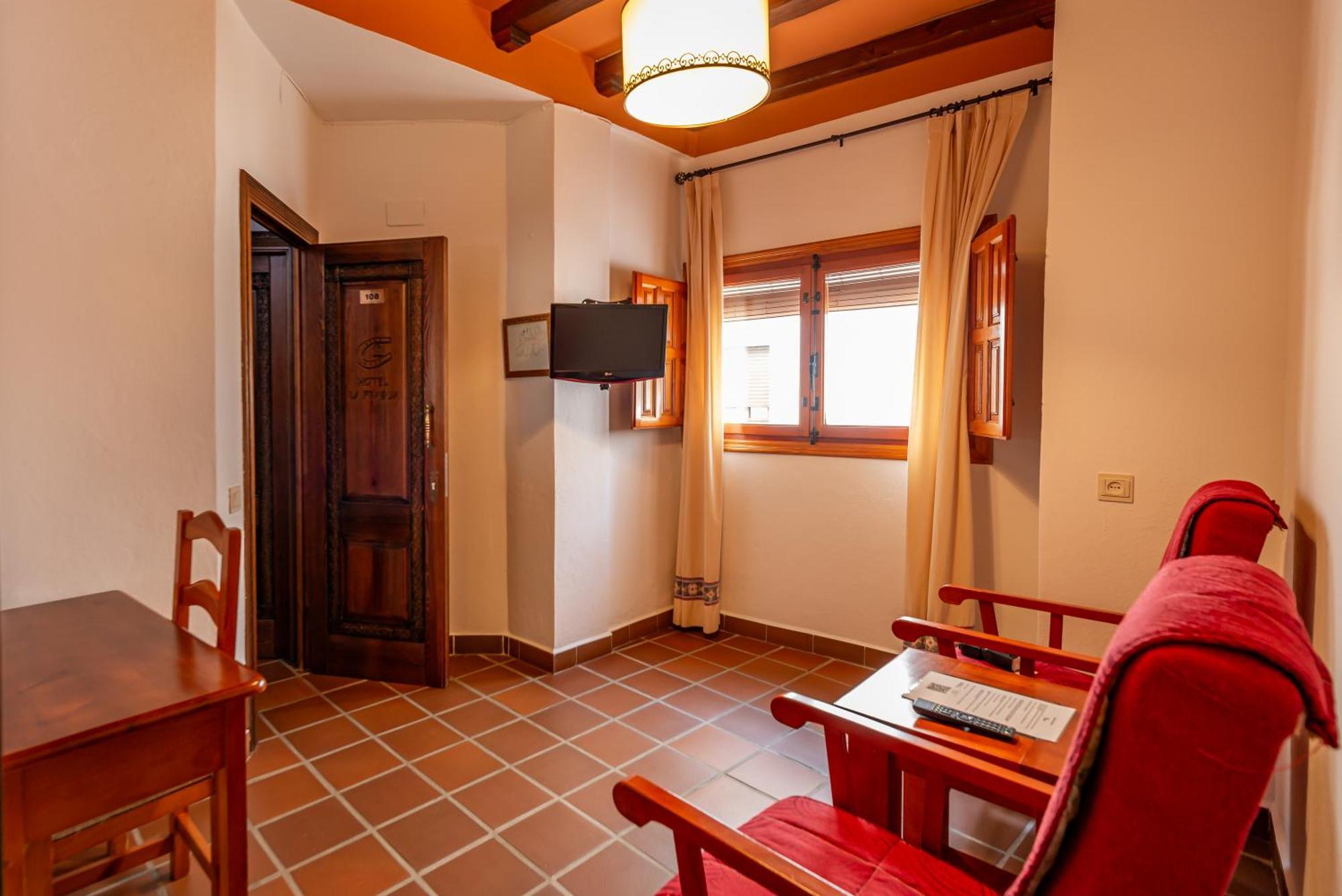 Hotel La Fragua I Тревелес Екстер'єр фото