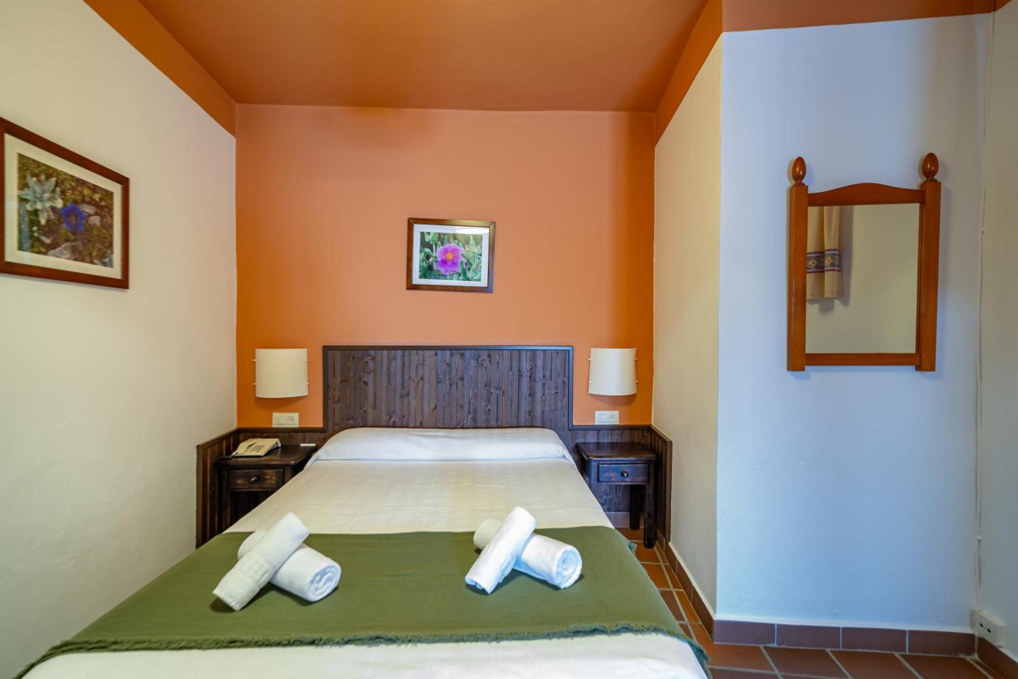 Hotel La Fragua I Тревелес Екстер'єр фото