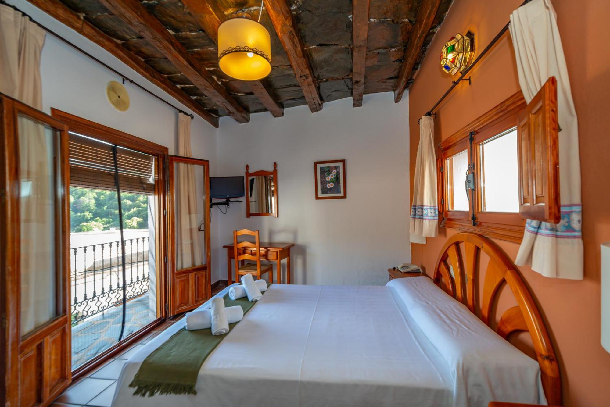 Hotel La Fragua I Тревелес Екстер'єр фото