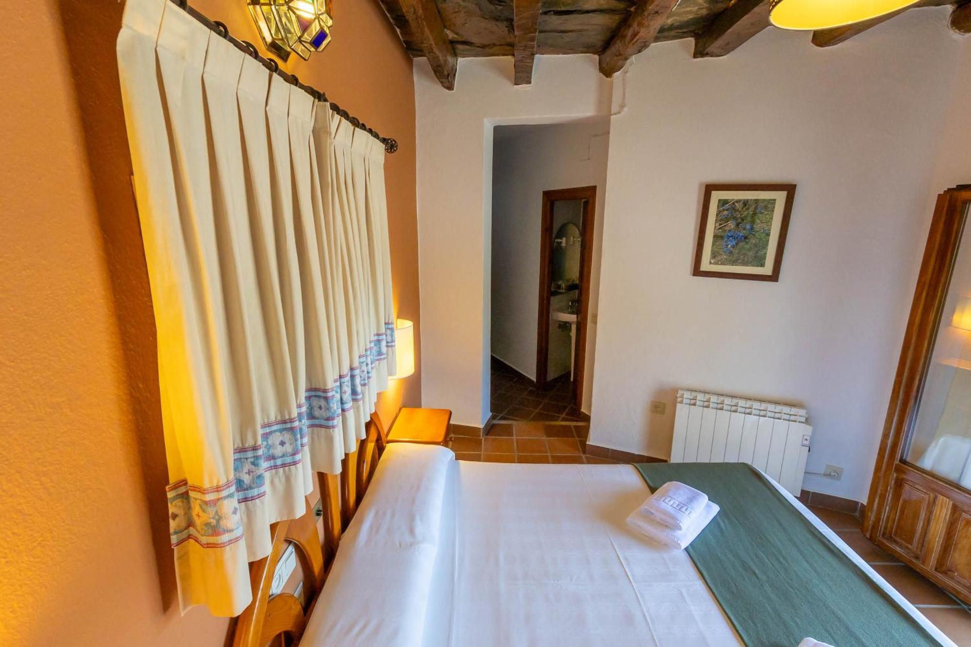 Hotel La Fragua I Тревелес Екстер'єр фото